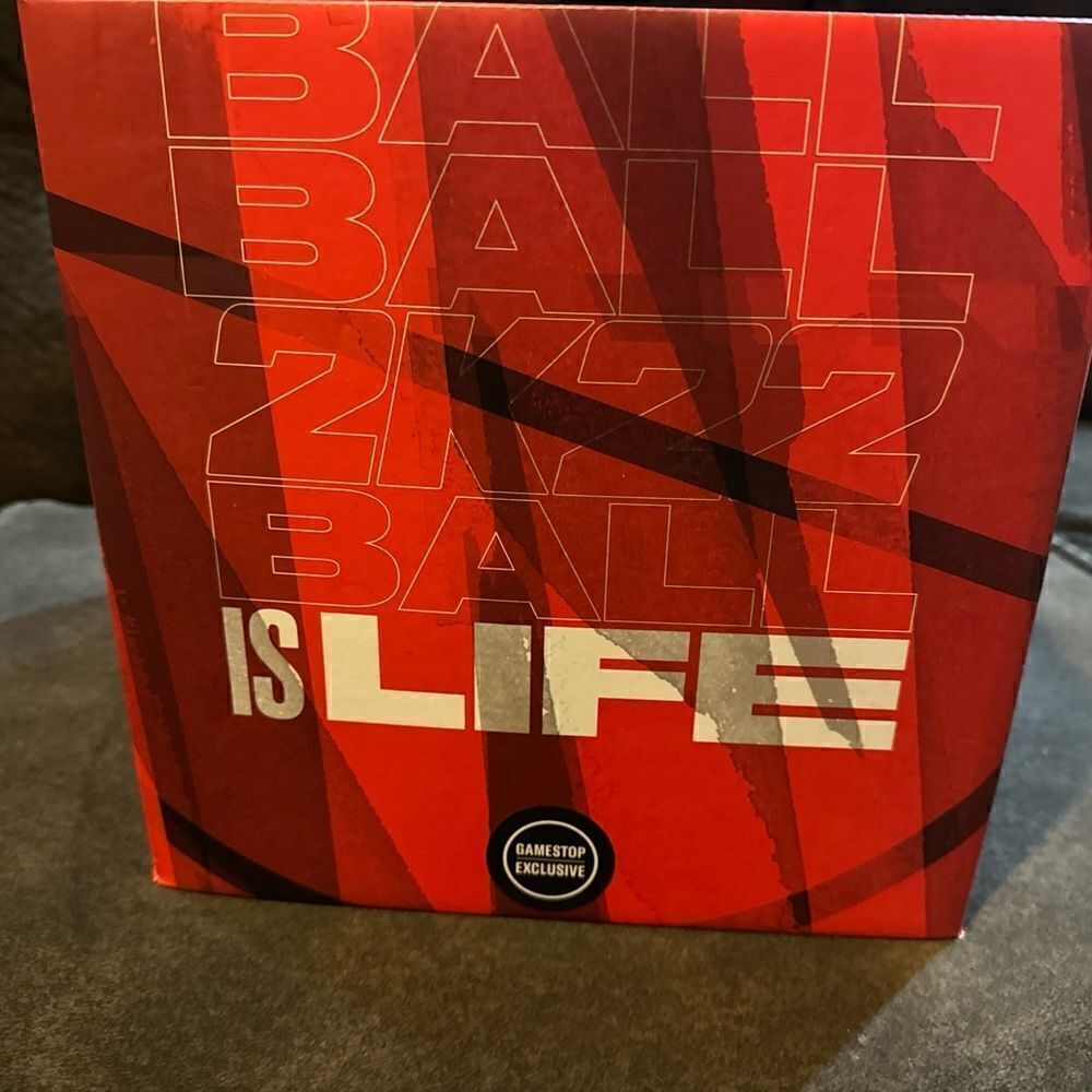 NBA 2K22 GAMESTOP EXCLUSIVE BASKETBALL ONLY- VIDEO GAME Not Included - Picture 4 of 4